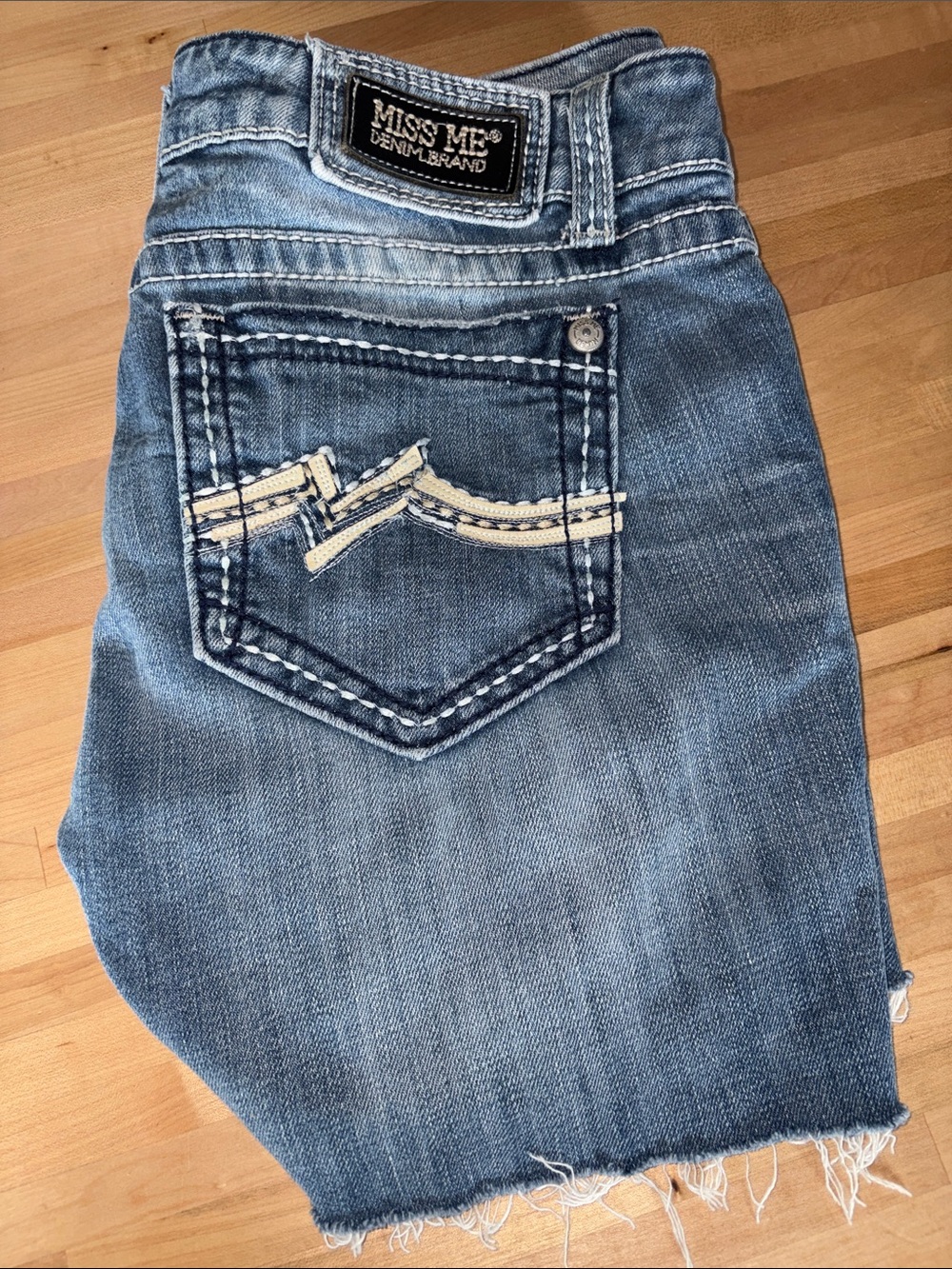 Miss Me Shorts 30”
